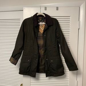 Barbour Beadnell jacket in size US 4 in classic olive
